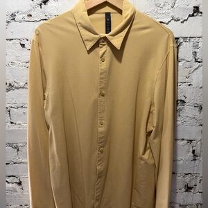 lululemon athletica Men's Commission Button Down Shirt *yellow dye